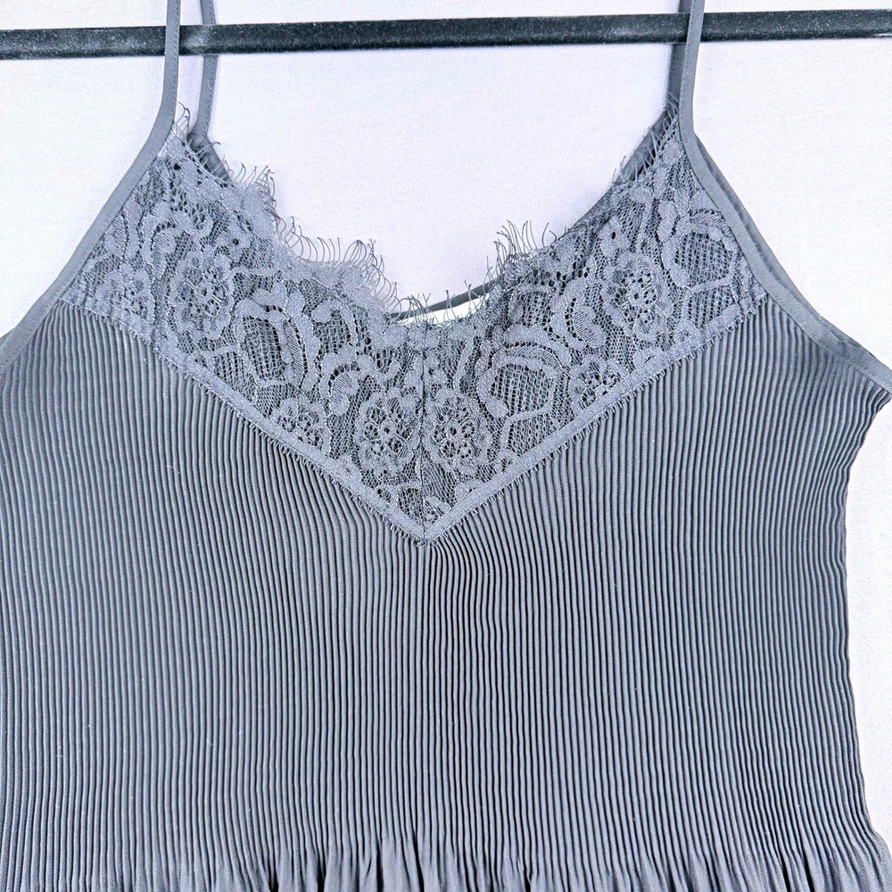 Y2K Quintessential Women's Black XL Lace Trim Pleated Lightweight Camisole Tank